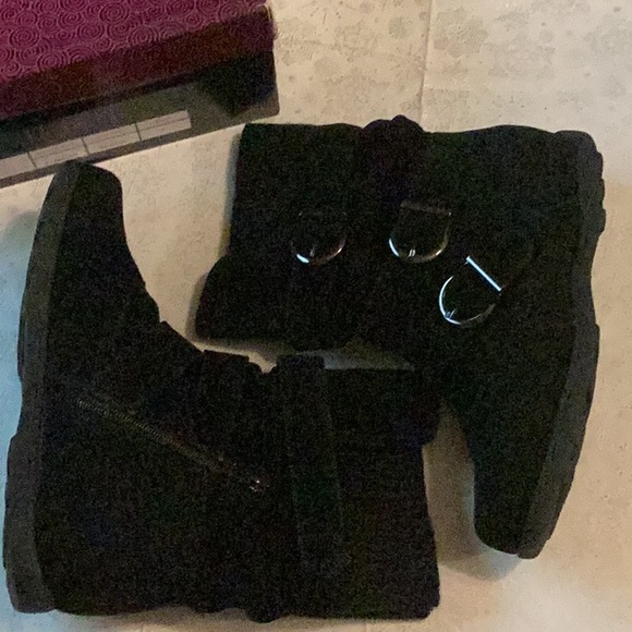 New Refresh boots - Picture 2 of 7